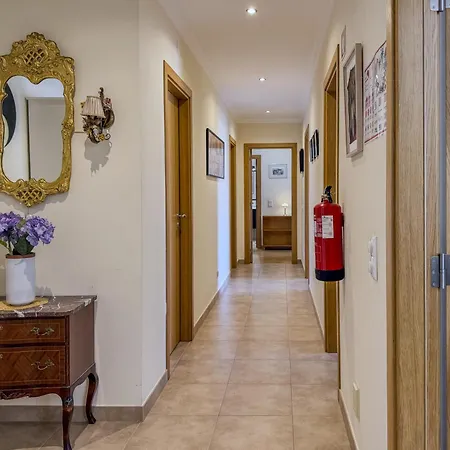 Apartament #328 Charming 2br Balcony & Ac