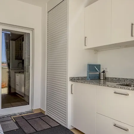 #328 Charming 2br Balcony & Ac Apartament