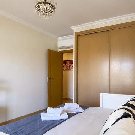 #328 Charming 2br Balcony & Ac Apartament