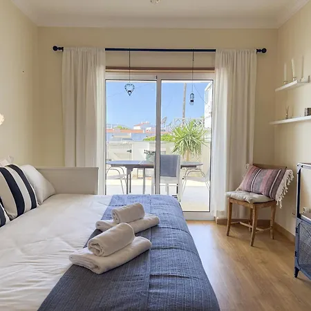 #328 Charming 2br Balcony & Ac Apartament Albufeira