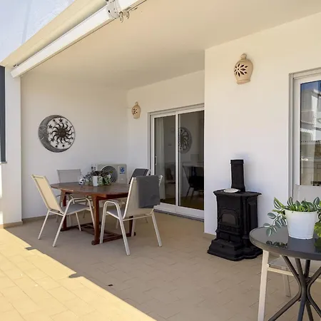 #328 Charming 2br Balcony & Ac Apartament Albufeira
