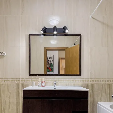 #328 Charming 2br Balcony & Ac *