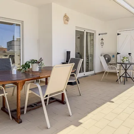 Apartament #328 Charming 2br Balcony & Ac